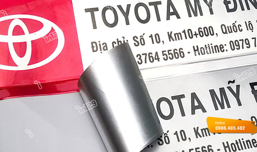 Mẫu tem bạc hình chữ nhật cho Toyota Mỹ Đình Hà Nội