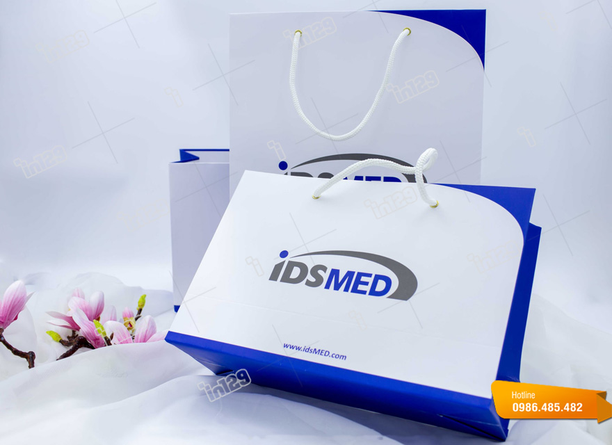Túi giấy in logo đẹp và sang trọng của IDSMED do In129 thực hiện