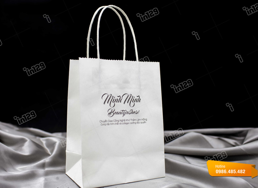 Túi giấy đựng mỹ phẩm sang trọng của shop MInh Minh bằng giấy Kraft trắng
