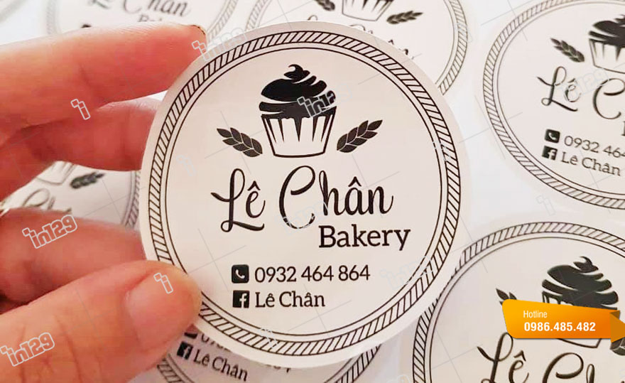 Làm sticker giấy dán lên sản phẩm bánh cho Lê Chân Bakerry