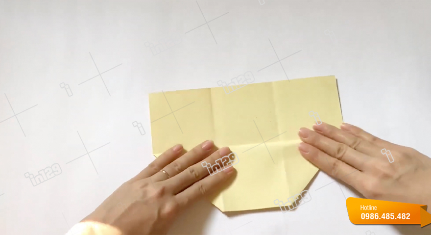 Cách gấp hộp giấy đựng bút bước 6