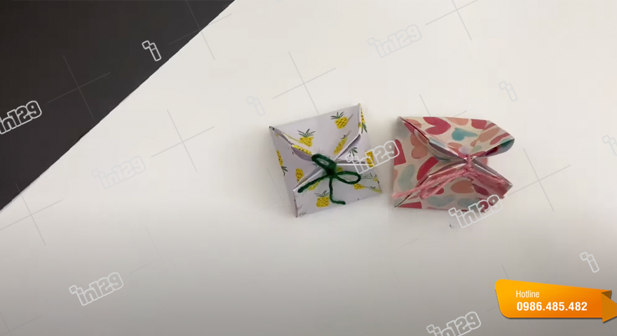 Hoàn thành cách làm túi giấy đựng quà đơn giản