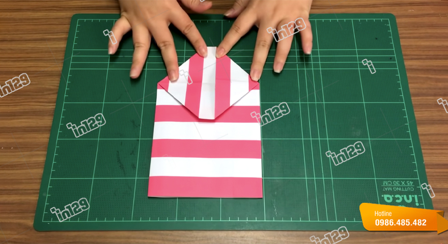 Cách làm túi giấy đựng quà đơn có nắp bước 4