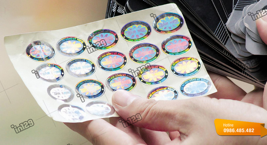 In tem bảo hành phụ tùng ô tô bằng decal hologram hình elip